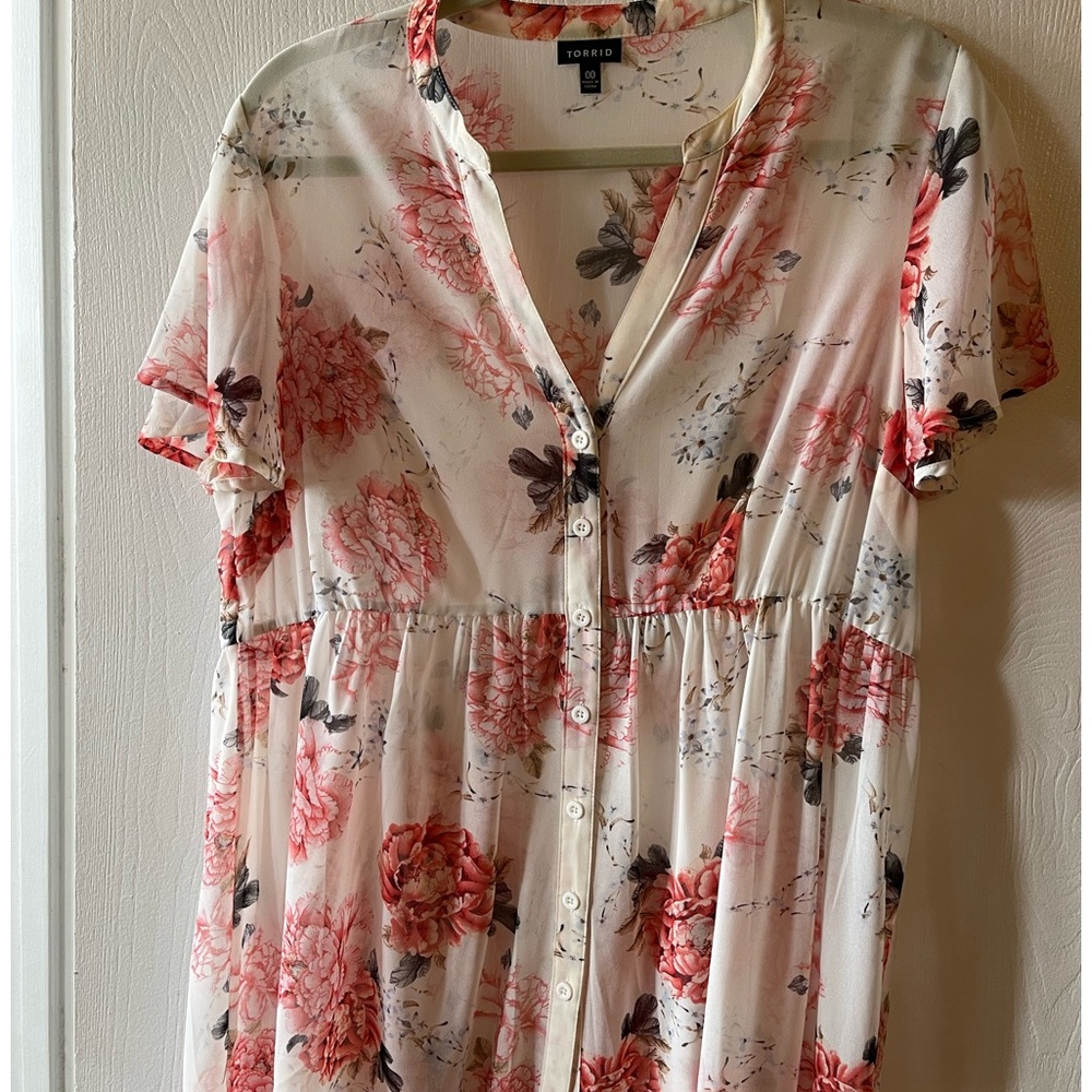 Torrid high low hem cover up size 00